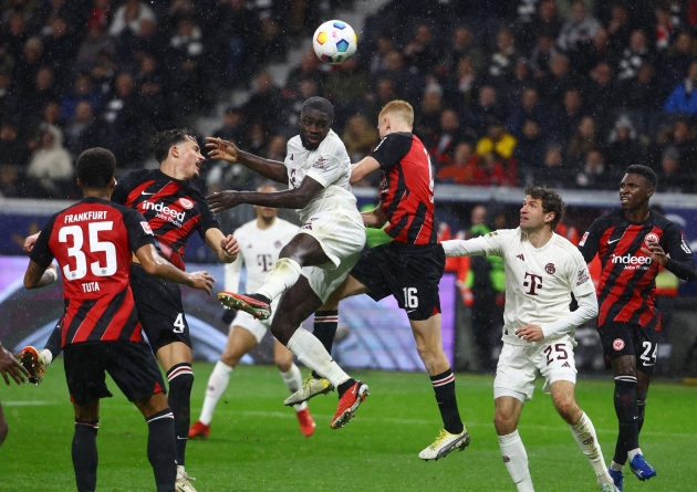 Frankfurt vs Bayern (22h30, 06/10): Đại chiến ngôi đầu; Tấn công rực lửa