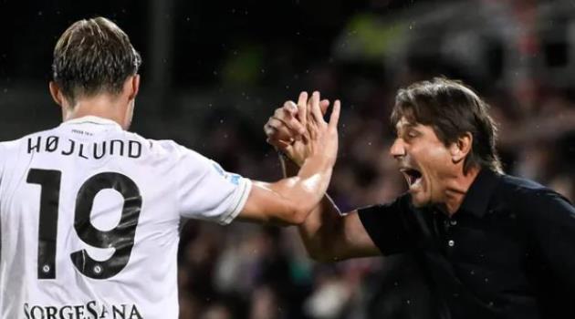 Soi trận AC Milan vs Napoli: Allegri so tài chiến thuật với Conte