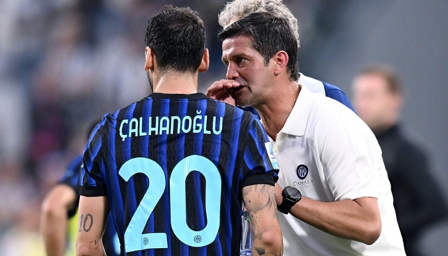 Soi trận Ajax vs Inter: Áp lực đè nặng lên Chivu