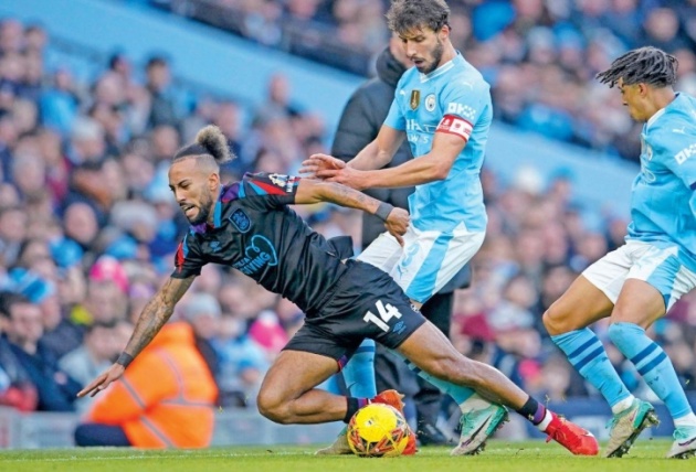 Soi trận Huddersfield vs Man City: Xoay tua vẫn chênh lệch