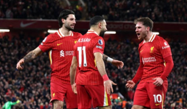 Soi trận Newcastle vs Liverpool: Cái duyên của Salah; Tổn thất lớn vì Isak