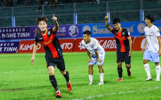 Soi trận Ninh Bình vs Thể Công: Đọ chuỗi bất bại