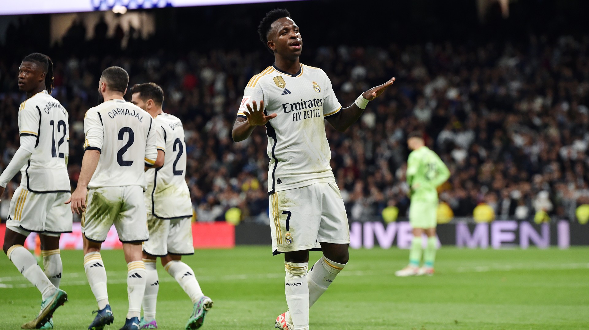 Soi trận Real Madrid vs Valencia: Dồn ép đội khủng hoảng