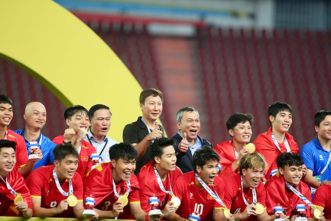 HLV Kim Sang Sik: Cầu thủ Việt Nam không còn căng thẳng khi gặp Thái Lan