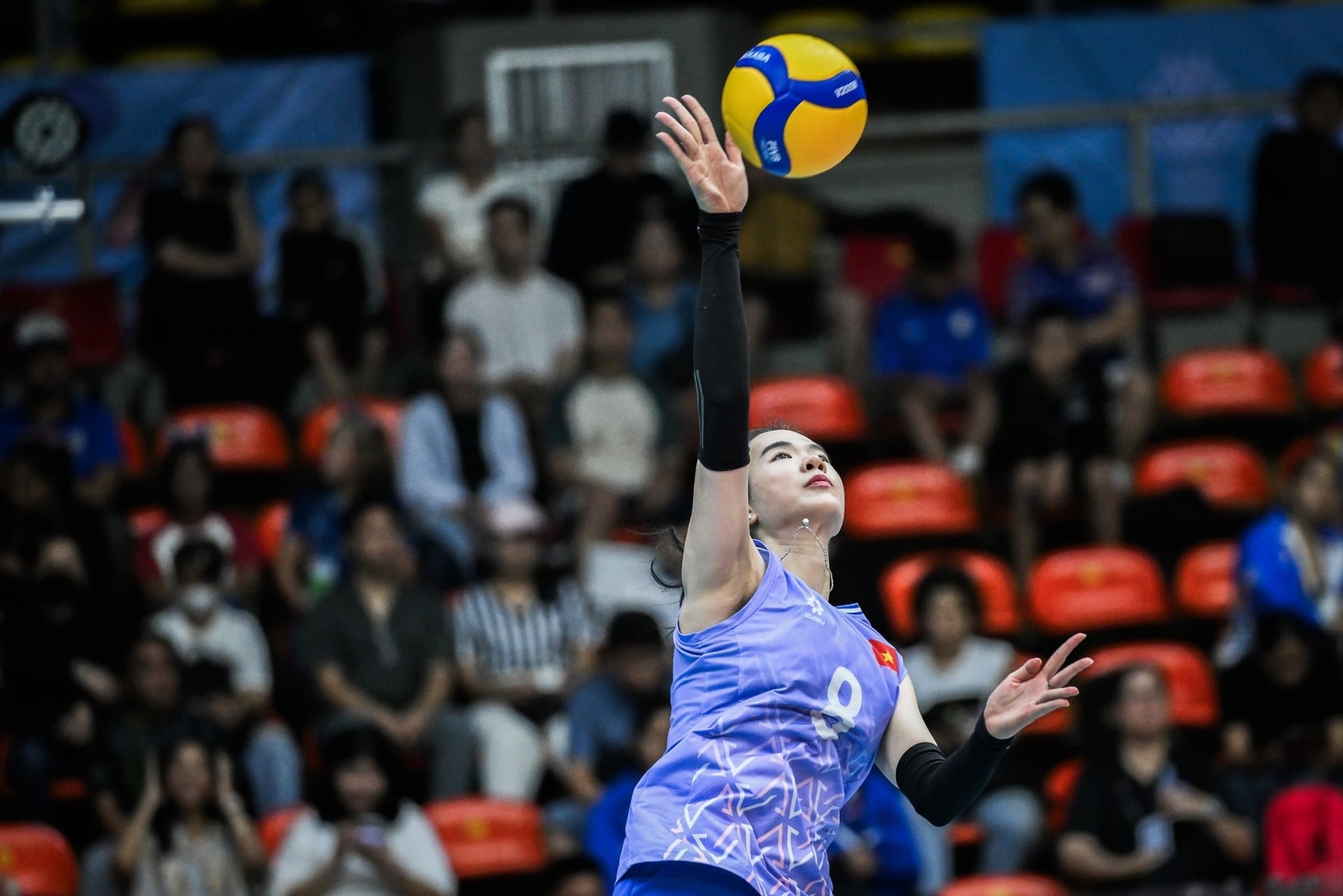 “Hoa khôi bóng chuyền” Lê Thanh Thúy: “Chúng tôi chưa chạm lịch sử đánh bại Thái Lan nhưng đang đi rất gần”