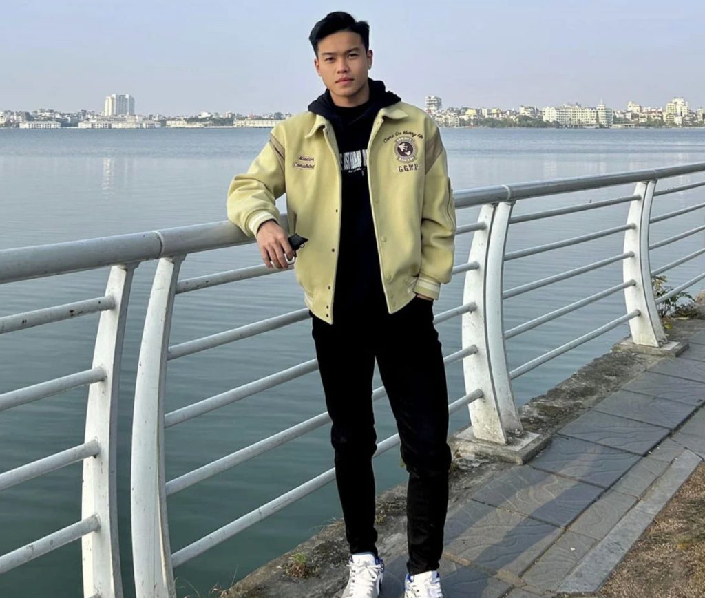 Nhan sắc ngọt ngào của hot girl trường Báo là bạn gái của trung vệ ĐT U22 Việt Nam