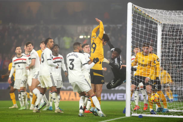 Soi trận Wolves vs Man Utd: Khách bất ổn, chủ nhà khủng hoảng