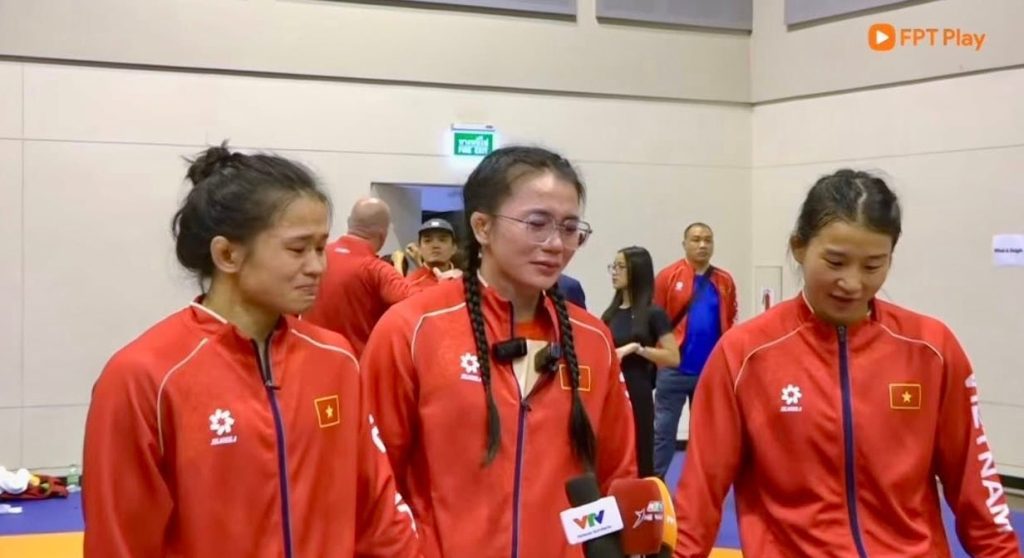 Ba chị em ở Huế giành HCV SEA Games 33 chịu tang cha ngay sau ngày chiến thắng trên đất Thái Lan