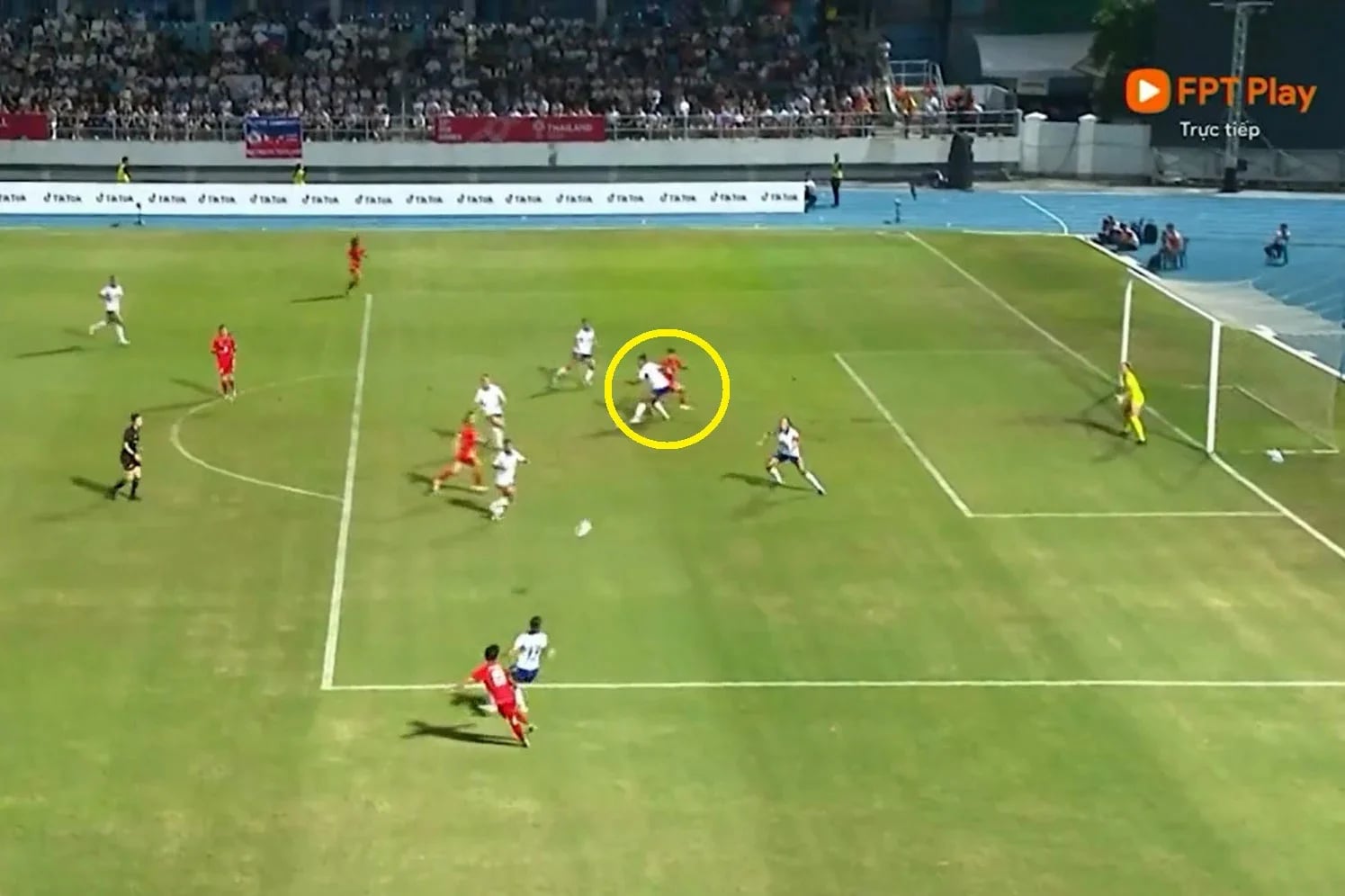 Nữ trọng tài Lào Phutsavan Chanthavong trả giá đắt, đồng nghiệp bị vạ lây?